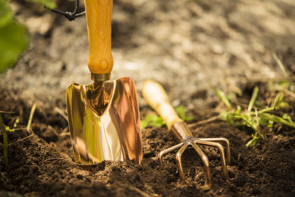 Hochwertige Gartenwerkzeuge aus Kupfer