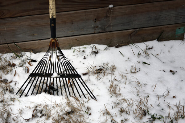 Rechen im Winter