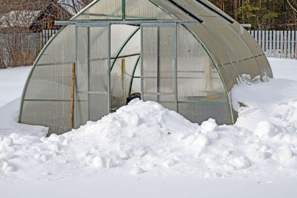 Gewächshaus im Winter